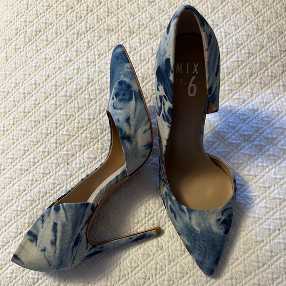 Mix No. 6 heels in a blue and white tye-dye - Picture 2 of 3